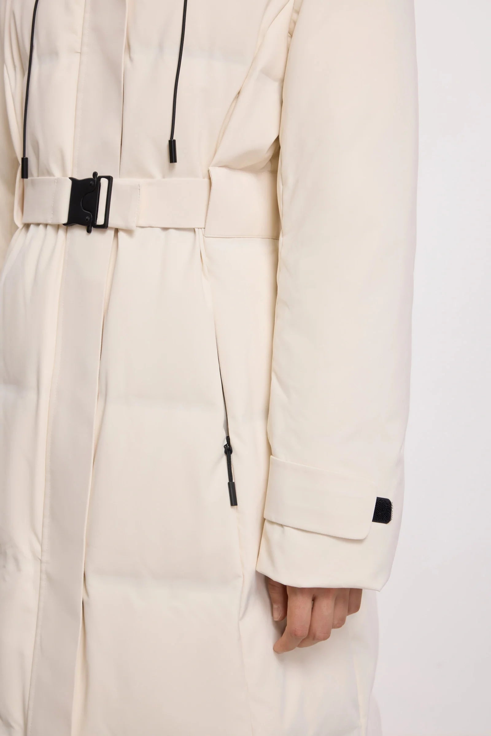 #color_Off White