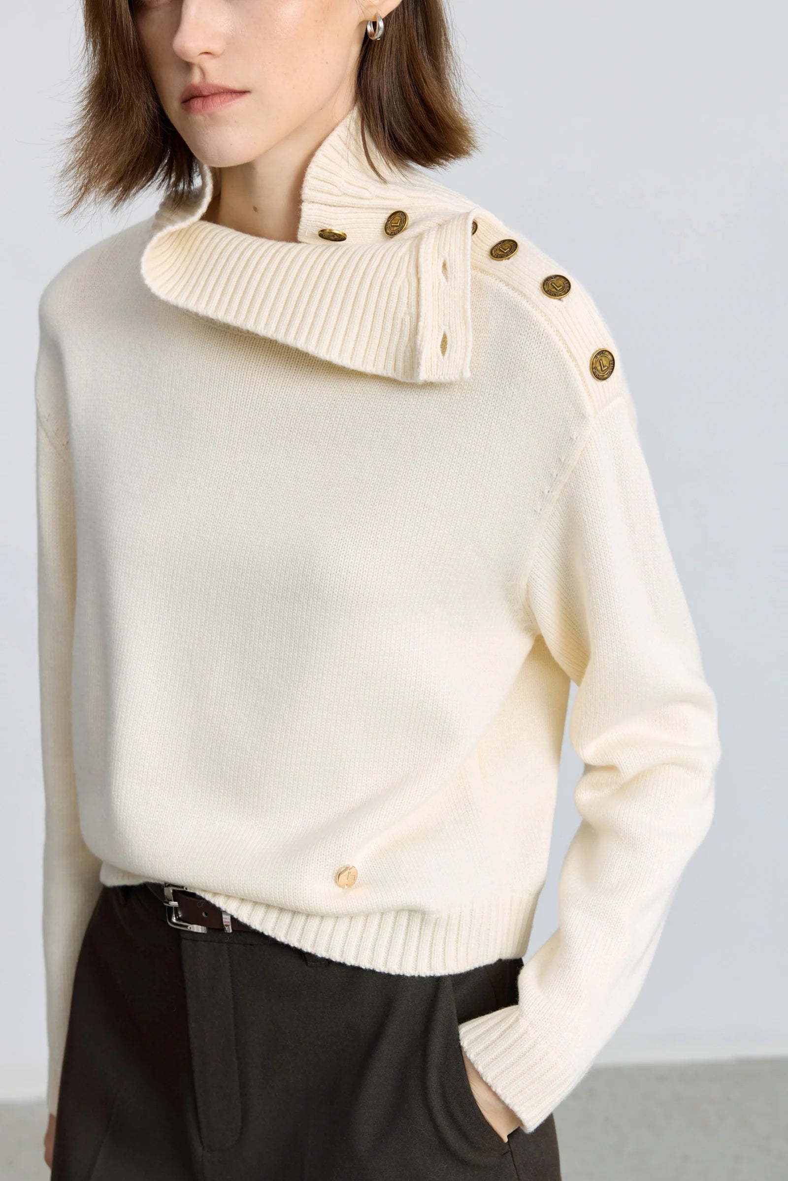#color_Off White