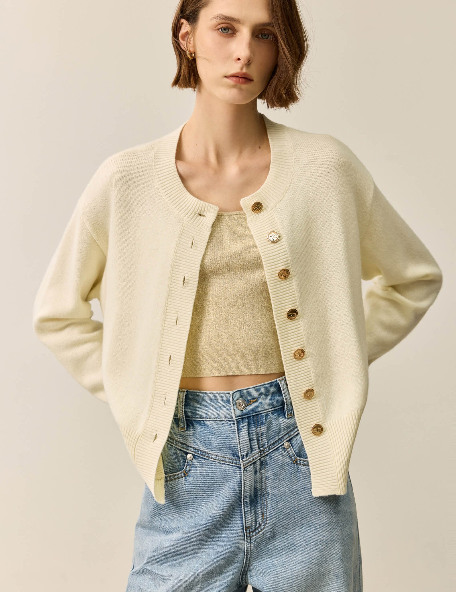 #color_Off White