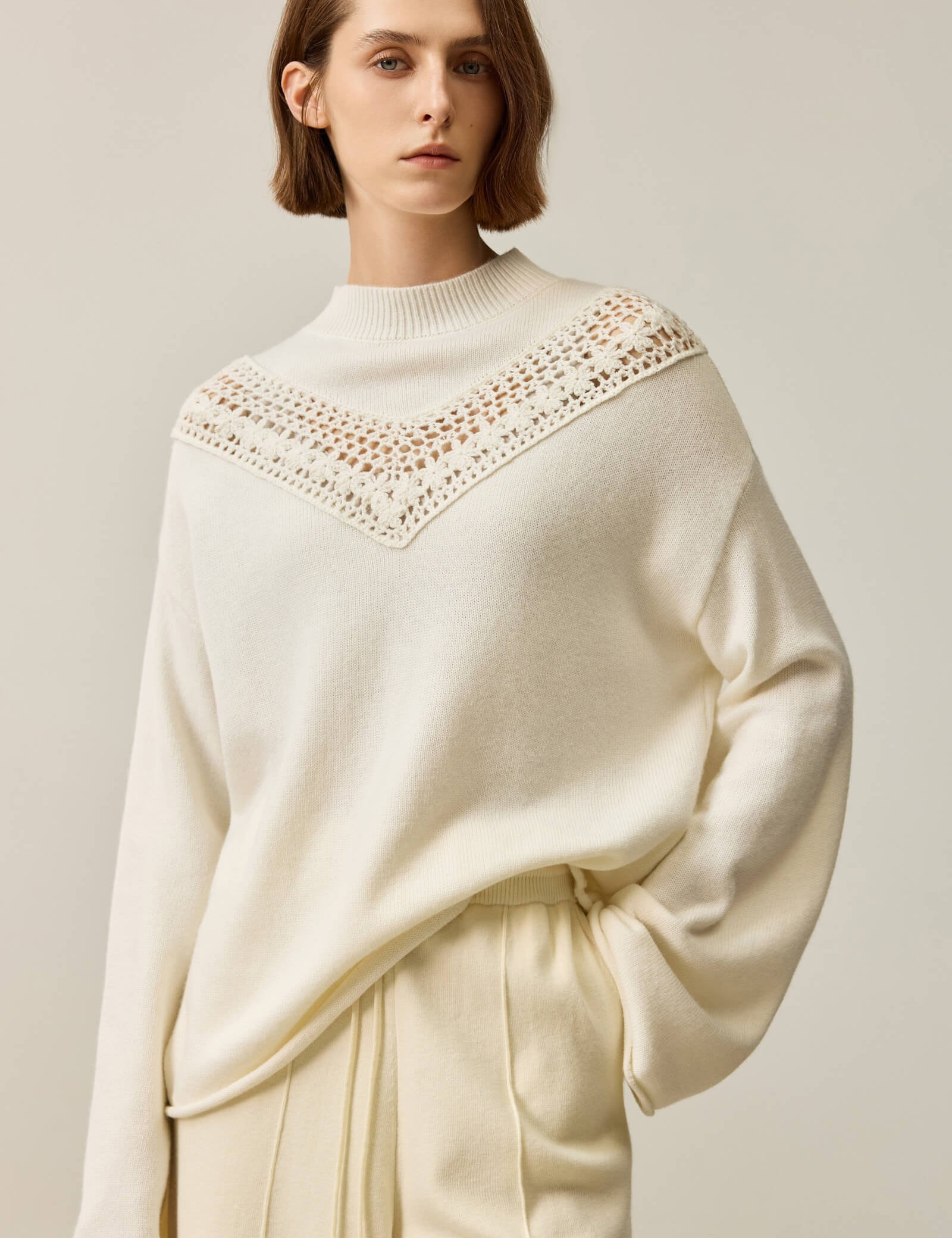 #color_Off White