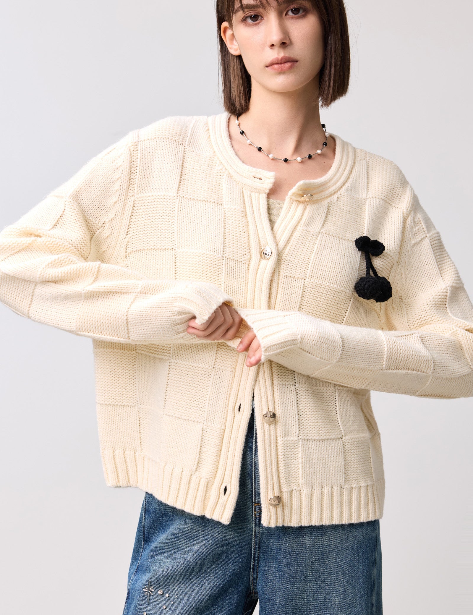 #color_Off White