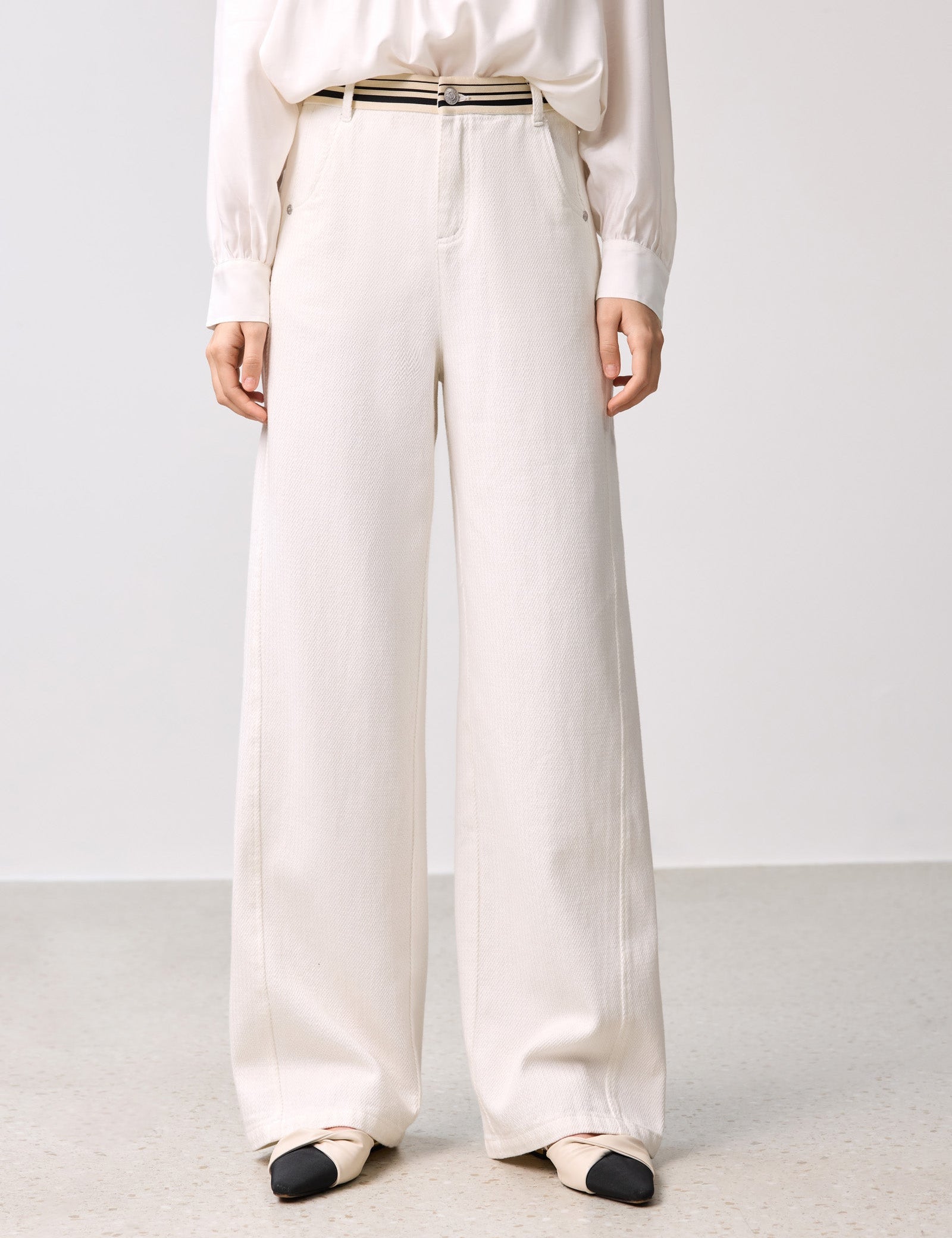 #color_Off White