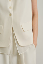 #color_Off White