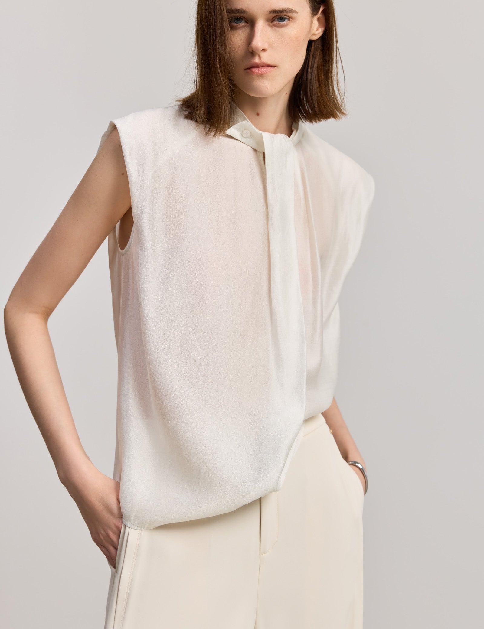 #color_Off White