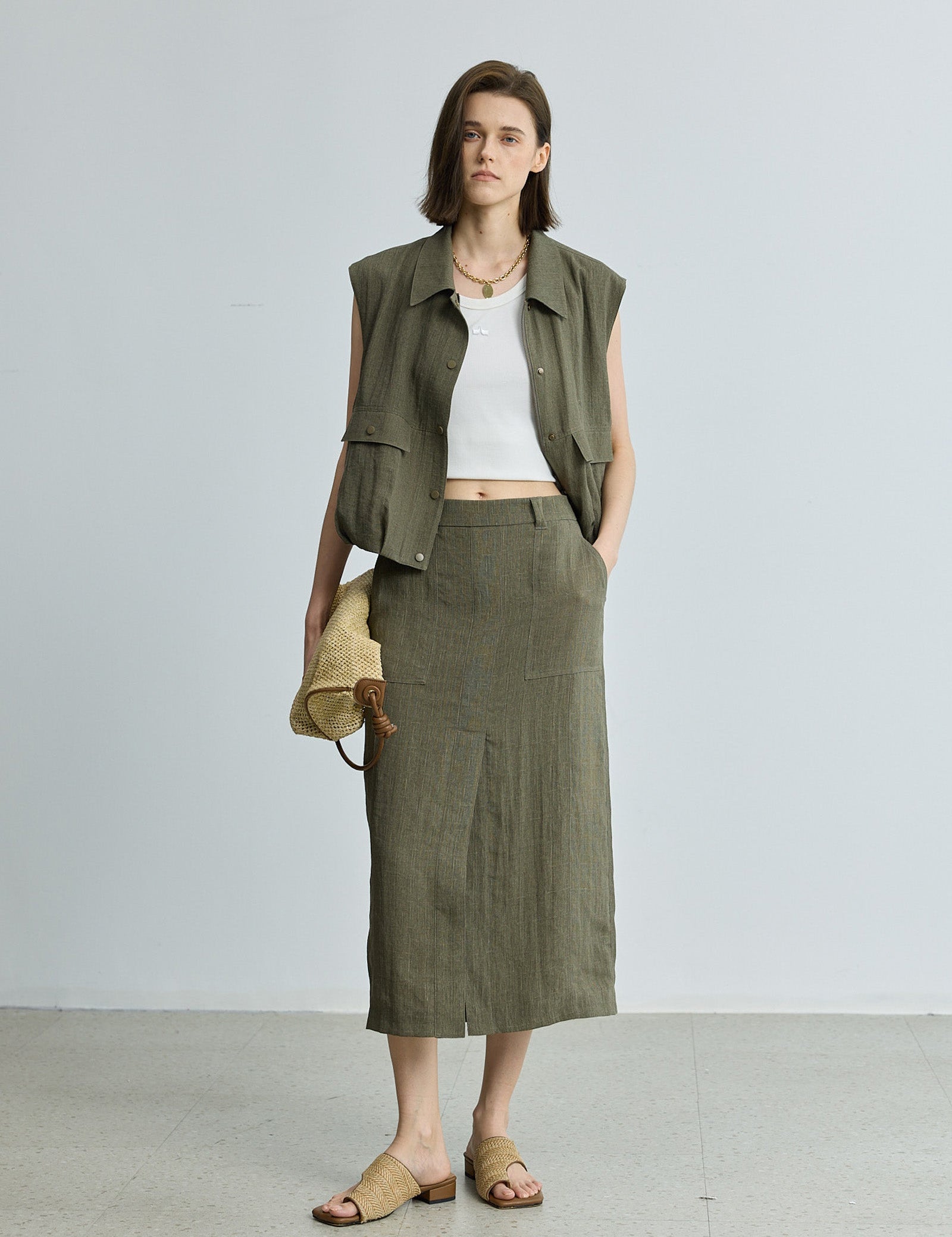 #color_Grayish Green