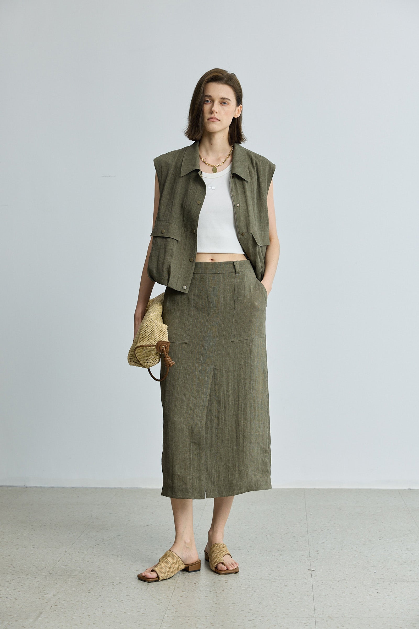 #color_Grayish Green