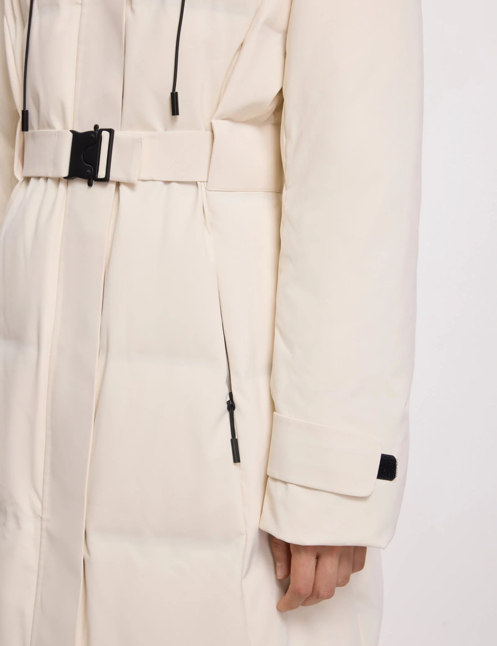 #color_Off White