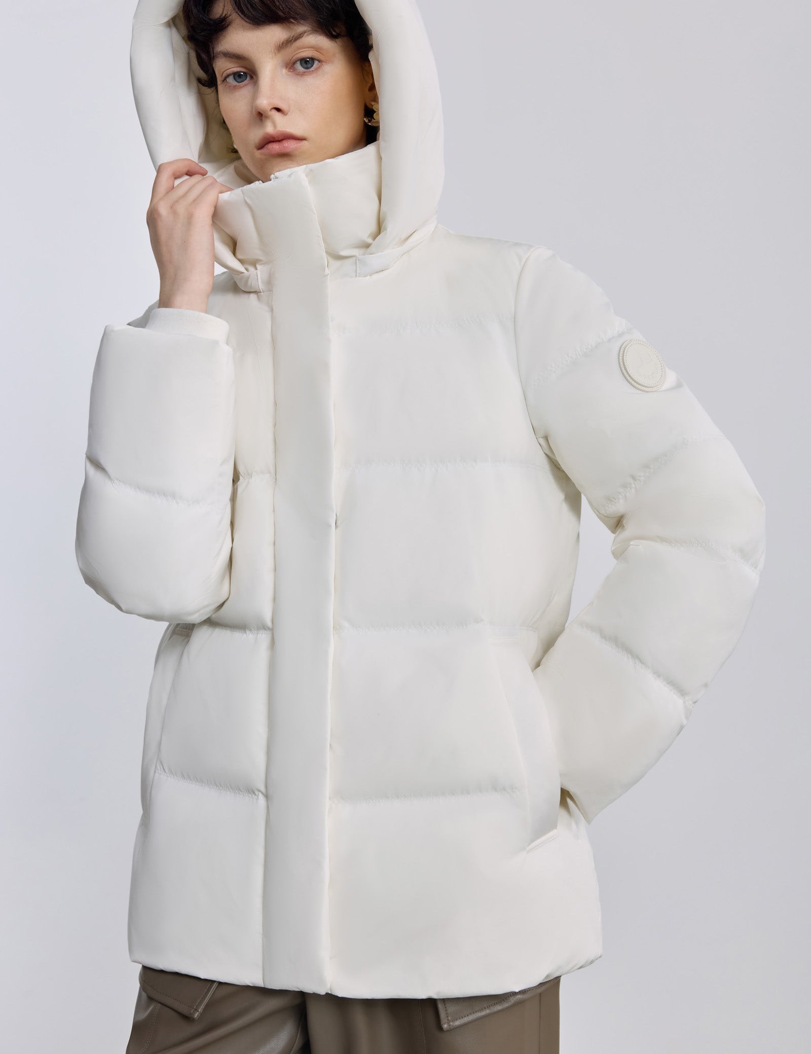 #color_Off White
