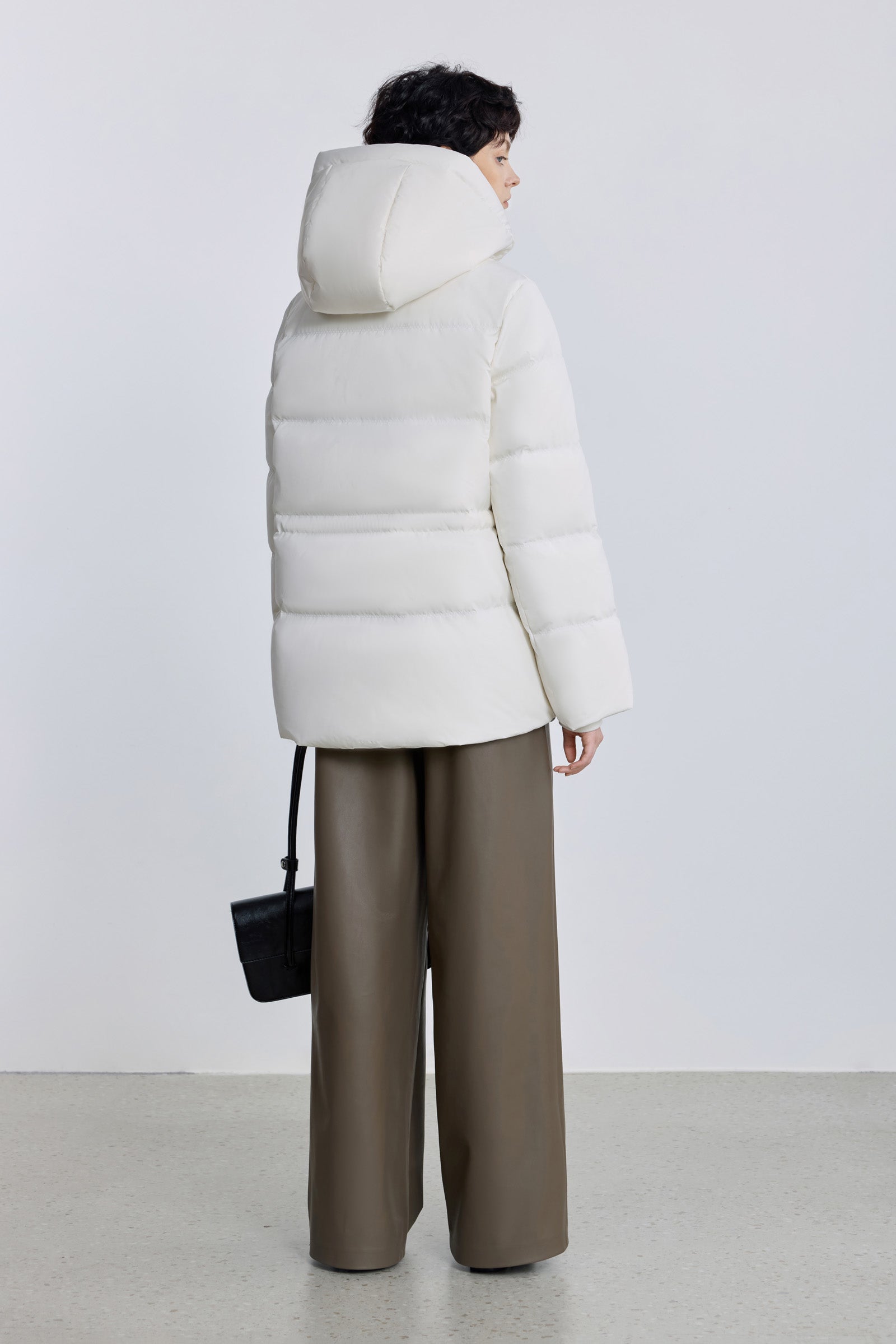 #color_Off White