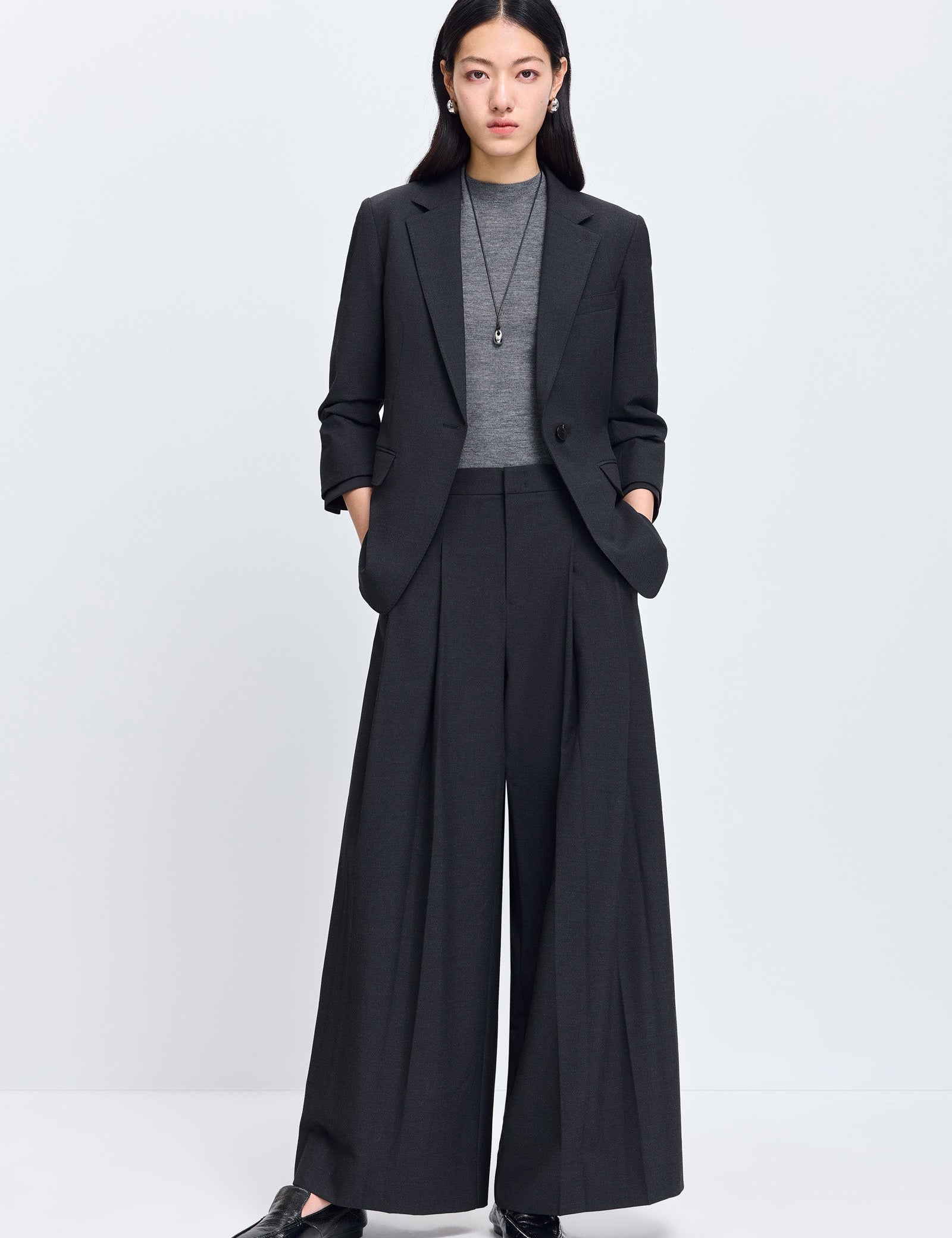 #color_Dark Charcoal Gray