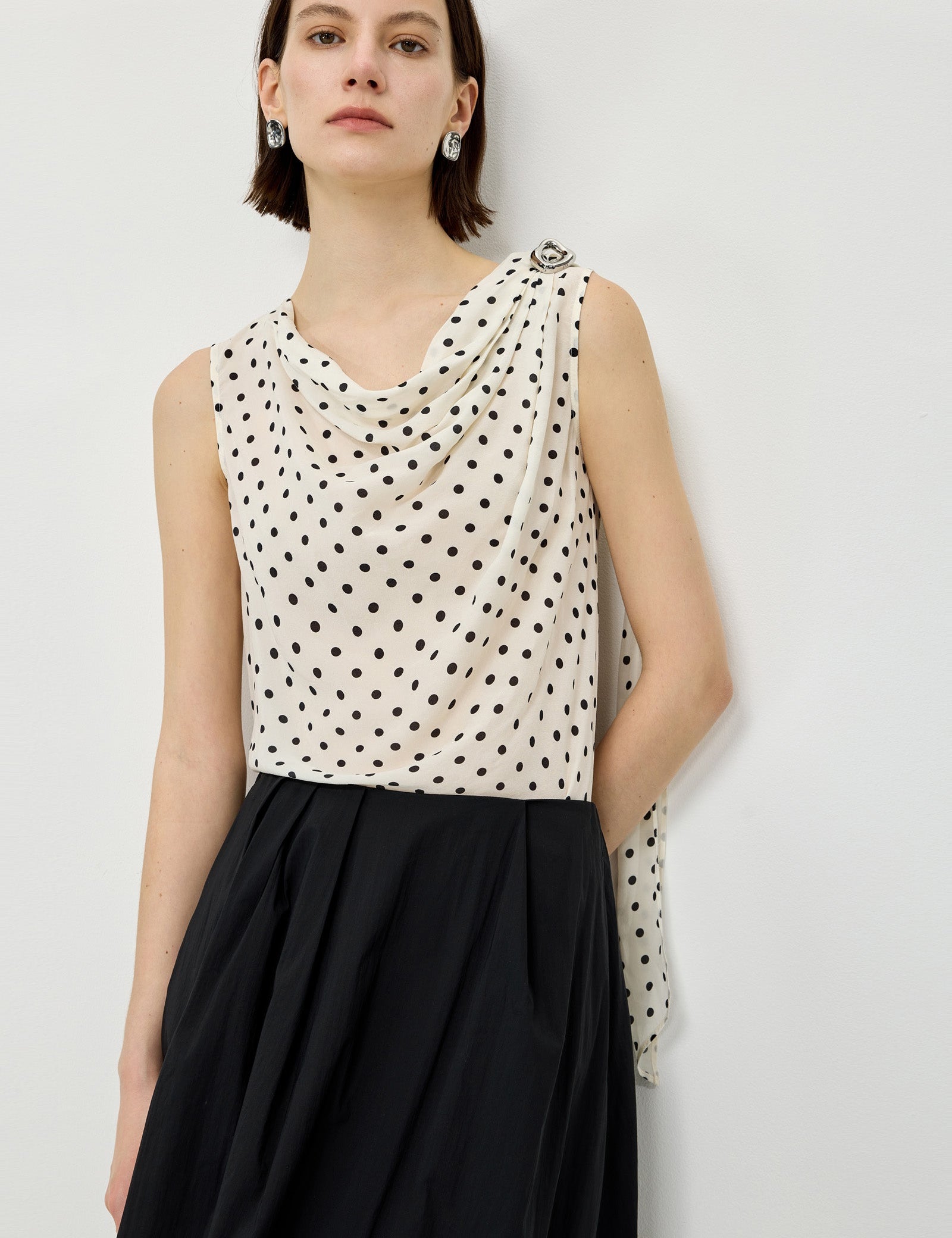 #color_Off White