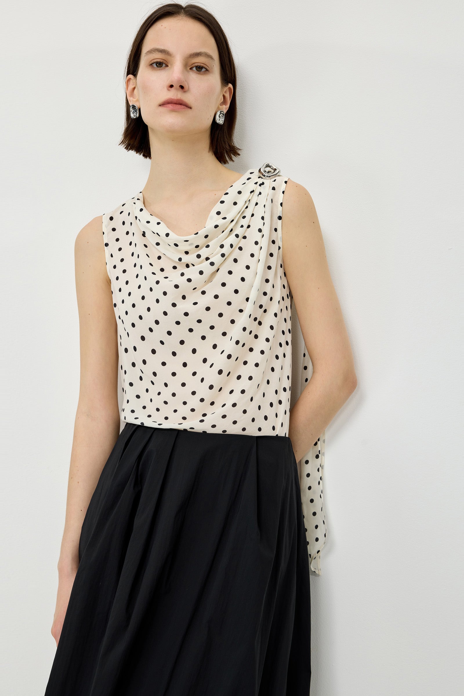#color_Off White