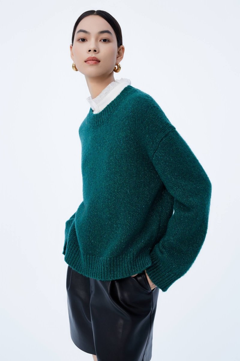 LILY Sheep Wool Loose Sweater | LILY ASIA